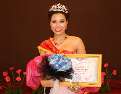 Chân dài nâng giá bán dâm thế nào? - 3