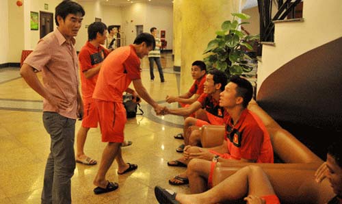 Chùm ảnh: ĐT Việt Nam hối hả hội quân tại Hà Nội - 5