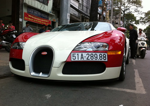 "Quái vật" Bugatti Veyron đi "tắm nắng" Sài Thành - 4