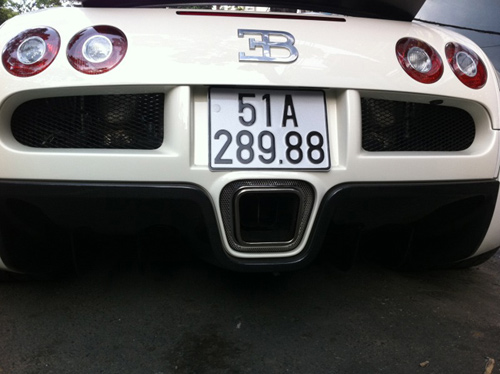 "Quái vật" Bugatti Veyron đi "tắm nắng" Sài Thành - 8