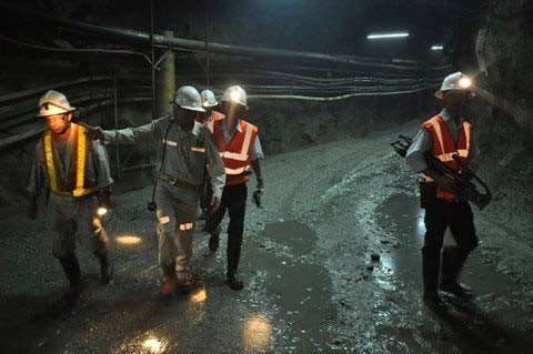 Tận mắt, chạm tay vào núi vàng - 2