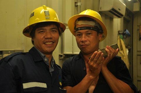 Tận mắt, chạm tay vào núi vàng - 8