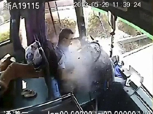 TQ: Bị đâm thủng bụng, tài xế cố cứu khách - 4