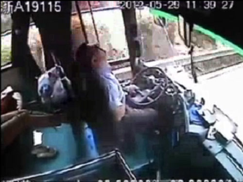 TQ: Bị đâm thủng bụng, tài xế cố cứu khách - 5