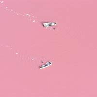 Du lịch - Hồ nước đỏ như máu ở châu Phi