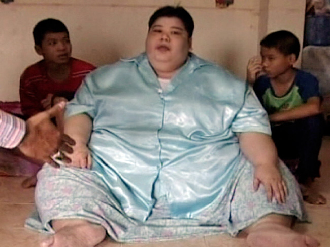 Cô Umnuayporn Tongprapai, 40 tuổi, nặng 274 kg, là người phụ nữ béo nhất Thái Lan.