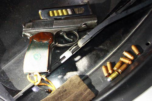 Cặp tình nhân găm súng K59, ma túy đi dạo phố - 2