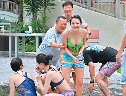 Sao nam 59 tuổi bị gắn mác "dê xồm" - 2