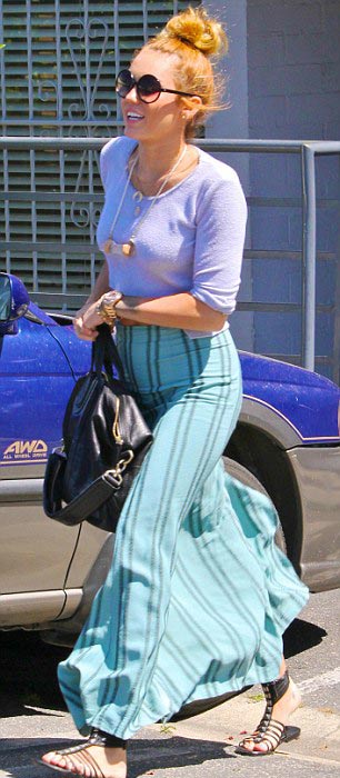 Ngắm nhẫn đính hôn của Miley Cyrus - 4