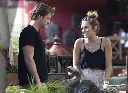 Ngắm nhẫn đính hôn của Miley Cyrus - 6