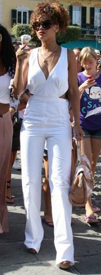 Người đẹp mượn jumsuit khoe nét sexy - 17