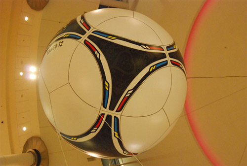 Warszawa rực rỡ trước giờ khai cuộc EURO 2012 - 2