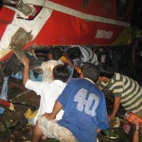 Tin tức trong ngày - Thảm nạn Sêrêpôk: Lỗi của tài xế