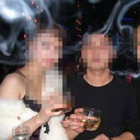 Thời trang - Chân dài “đi khách”, cỏ khó nhổ tận gốc!