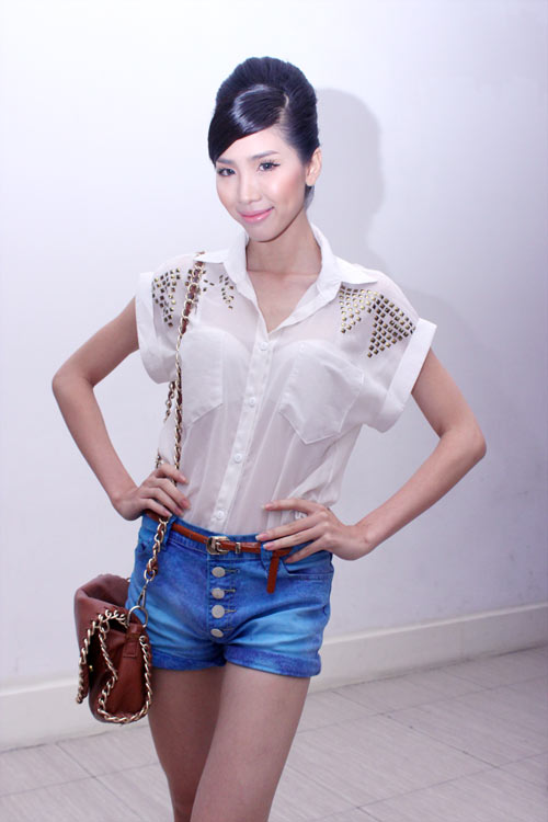 Hồ Ngọc Hà sexy cùng áo "xuyên thấu" - 10