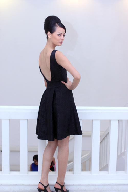 Hồ Ngọc Hà sexy cùng áo "xuyên thấu" - 16