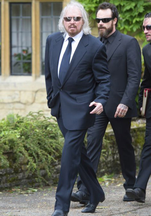 Đám tang xúc động của danh ca nhóm Bee Gee - 20