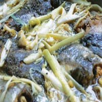Ẩm thực - Cá rô kho dưa bồn bồn