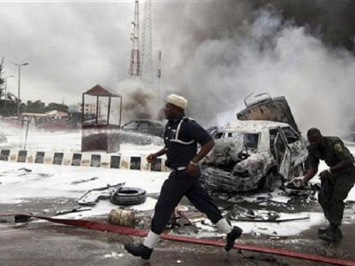 Đánh bom ở Nigeria, xác chết chất đầy 5 xe CS - 1