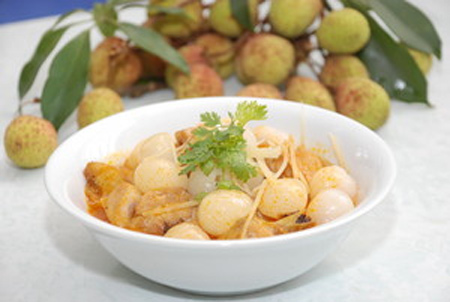 Gà nấu trái vải ngon miệng lạ mắt - 4