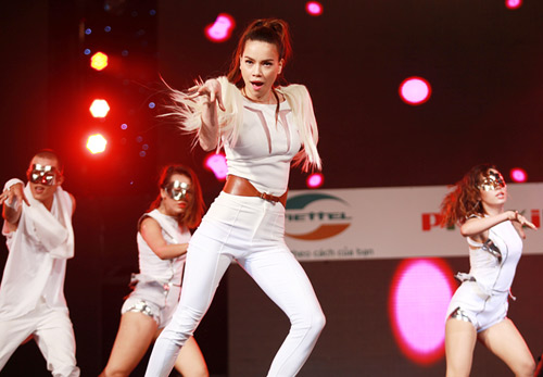 Hà Hồ khiến khán giả “phát sốt” - 5