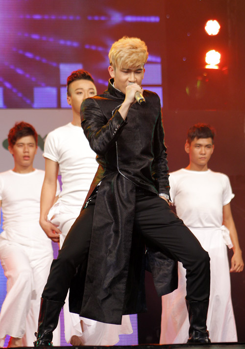 Hà Hồ khiến khán giả “phát sốt” - 15