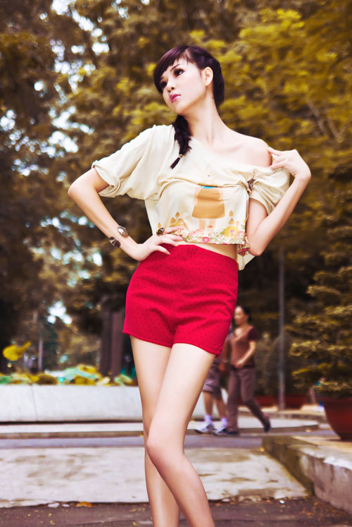 Chân dài 16 tuổi khoe eo thon, chân dài - 10