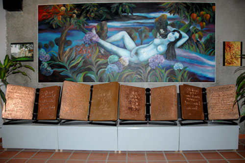 Tập thơ bằng đồng nặng nhất Việt Nam - 2