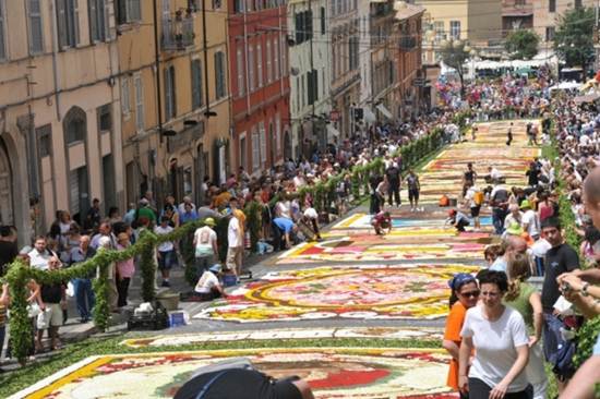 10 lễ hội hoa rực rỡ nhất hành tinh - 6