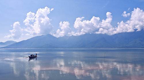 Du ngoạn 10 vùng Vịnh đẹp nổi tiếng của Việt Nam - 3