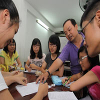 Giáo dục - du học - Giáo viên tiếng Anh rớt như sung rụng