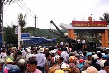 Ô tô đâm nát vọng gác: Lời chiến sỹ thoát chết - 3