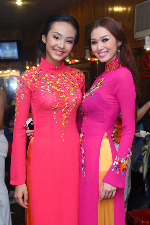 Dương Mỹ Linh duyên dáng áo dài hoa - 12