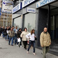 Tài chính - Bất động sản - 100 tỉ euro chỉ đủ giúp châu Âu “câu giờ”