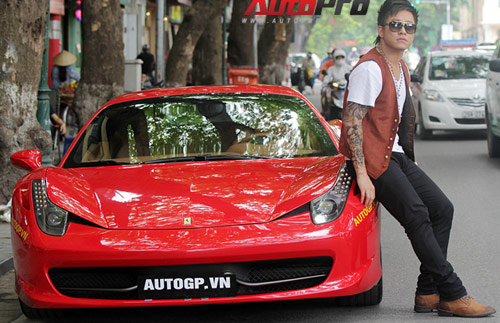Tuấn Hưng "cặp" Lương Giang bên Ferrari 458 Italia - 6