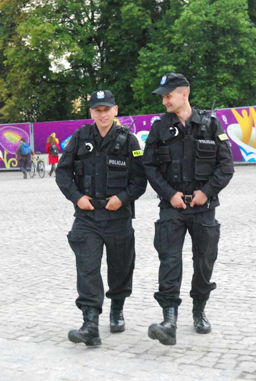 Euro 2012: Nghe Kachiusa giữa lòng Warszawa - 3