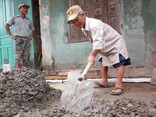 Lay lắt gia đình “lùn nhất Việt Nam” - 2
