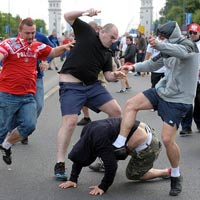 Bóng đá - Toàn cảnh CĐV Ba Lan và Nga hỗn chiến