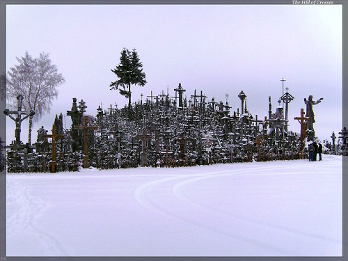 Vẻ đẹp lạ lùng của ngọn đồi thánh giá ở Lithuania - 5