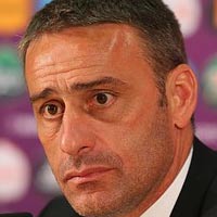 Bóng đá - Bento bênh vực Ronaldo, Olsen bất phục BĐN