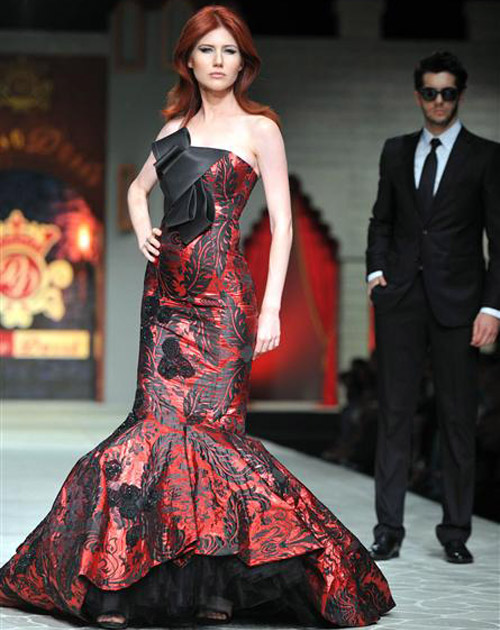 Bất ngờ vì vẻ sexy của cựu nữ điệp viên - 5