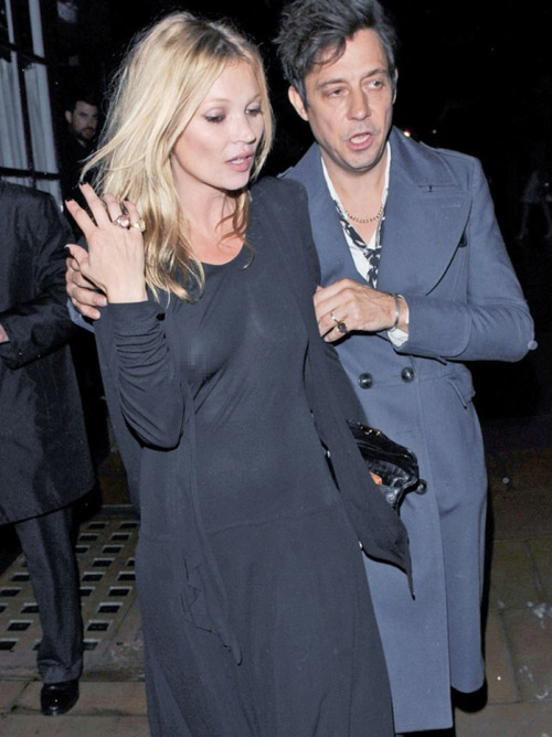 Bất ngờ vì vẻ sexy của cựu nữ điệp viên - 6