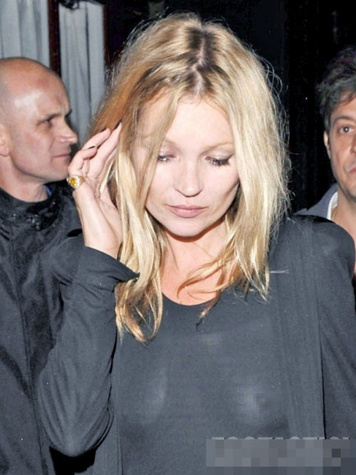 Bất ngờ vì vẻ sexy của cựu nữ điệp viên - 8