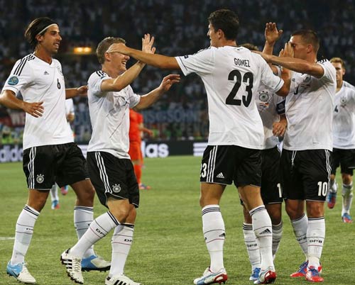 ĐT Đức: Chưa thể cản xe tăng - 2