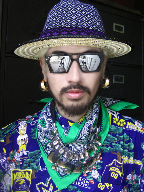 Chàng trai độc, dị với "hoa lá cành" - 22