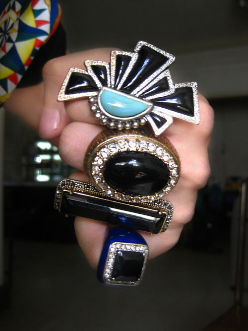 Chàng trai độc, dị với "hoa lá cành" - 11