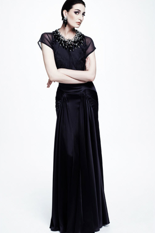 Tôn vóc dáng "đồng hồ cát" điệu nghệ! - 12