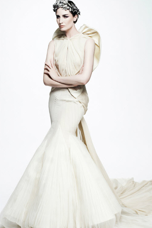 Tôn vóc dáng "đồng hồ cát" điệu nghệ! - 27