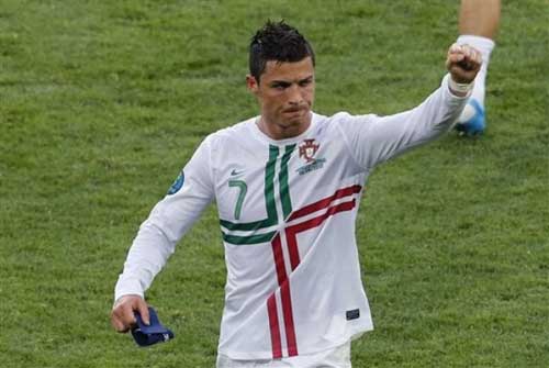 Cristiano Ronaldo: Vì đâu nên nỗi? - 2