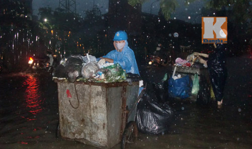 Hà Nội thành "sông" sau trận mưa lớn - 8